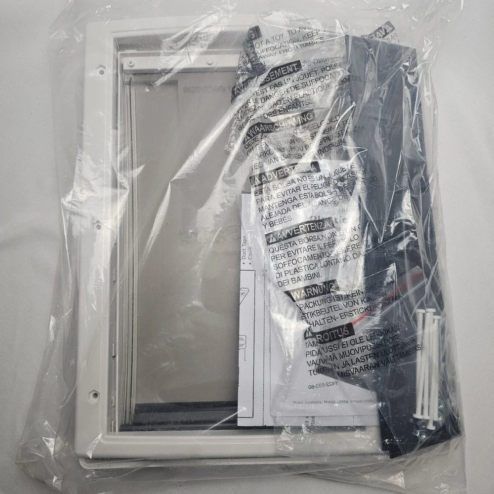PetSafe Plastic Pet Door Medium Open Box White Frame 1-40 lb Pets